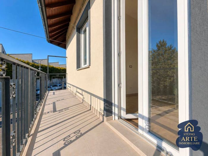Appartamento trilocale in vendita in Via Landriani, Centro, Guanzate