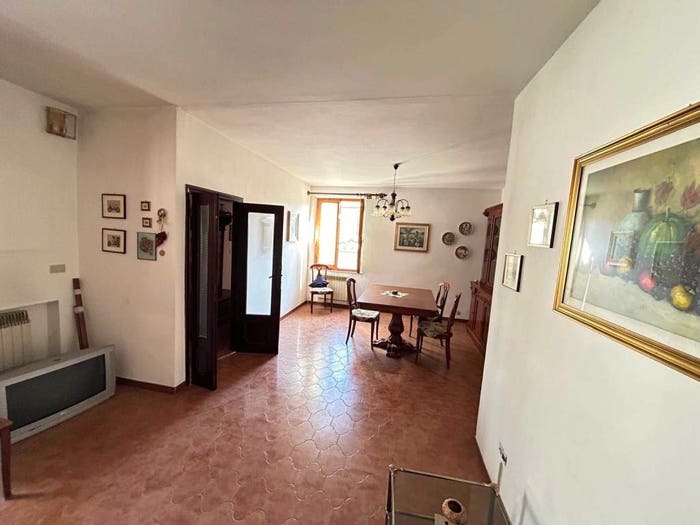 Appartamento con 6 locali in vendita in Centro, Asciano