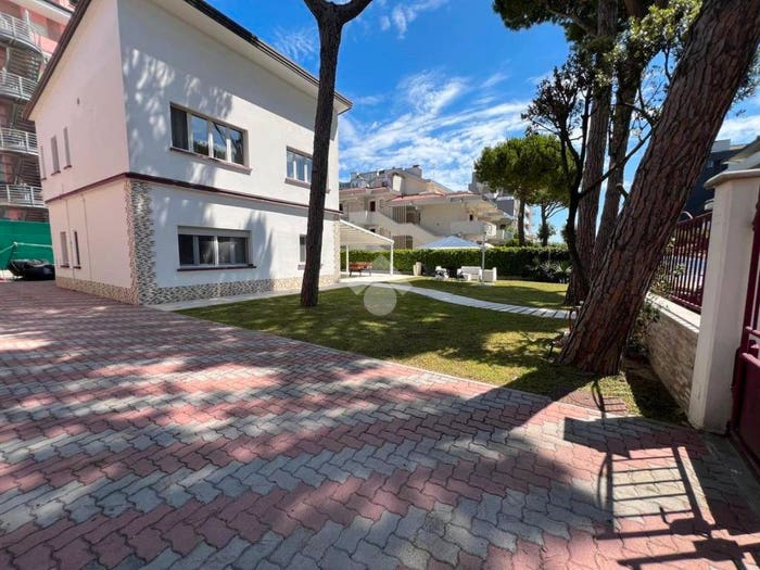 Casa con 6 locali in vendita in Via Traversa X di Pineta, Milano Marittima, Cervia