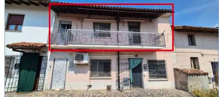 Appartamento trilocale in vendita in Via Burrone, Lambrinia, Chignolo Po