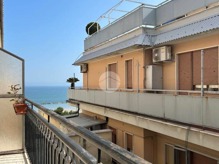 Appartamento bilocale in vendita in Via Crucioli, Centro, Grottammare