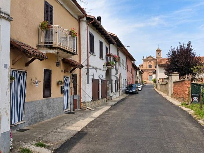 Casa con 6 locali in vendita in Via Guglielmo Marconi, Fabiano, Solonghello