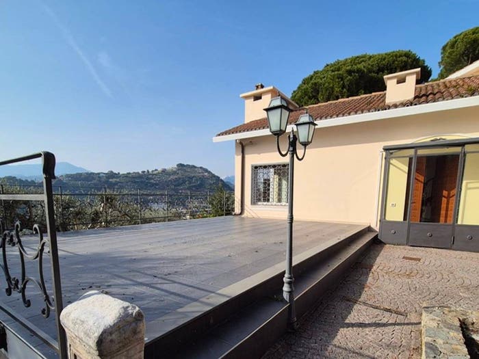 Casa con 6 locali in vendita in Zona Collinare, Bordighera