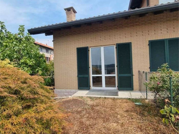Casa con 6 locali in vendita in via Castellazzo, Centro, Castronno