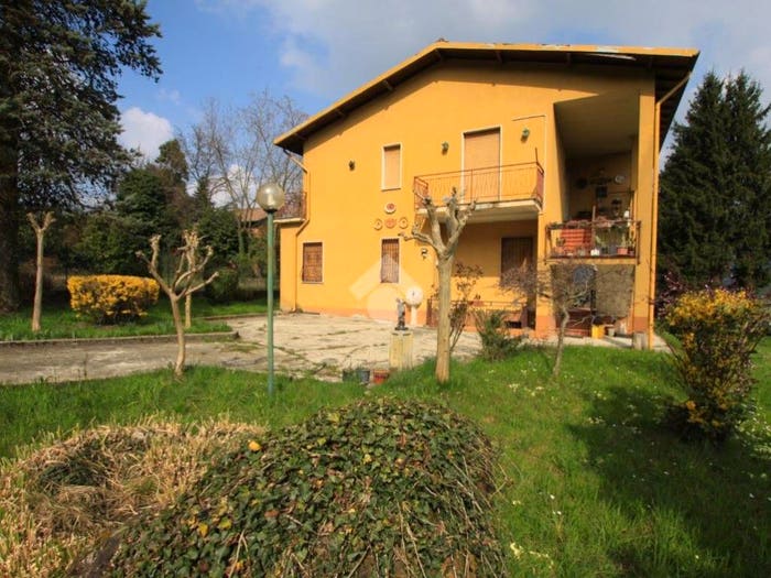 Casa con 6 locali in vendita in Via monte grappa, Perego, La Valletta Brianza