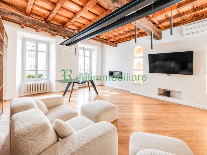 Appartamento trilocale in vendita in Via San Giovanni Bosco, Centro Storico, Monza