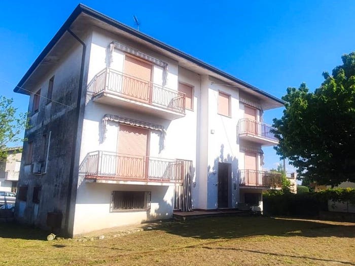 Casa con 6 locali in vendita in Via Gioacchino Rossini, Centro, Legnago