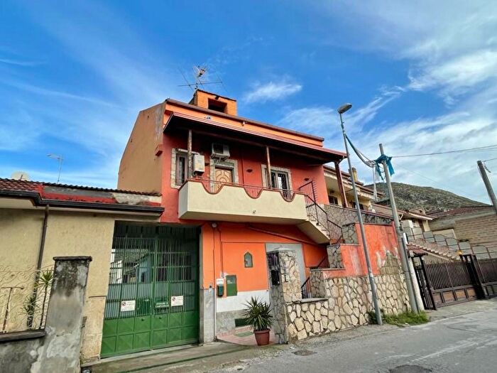 Appartamento bilocale in vendita in Via Carmignano, Maddaloni