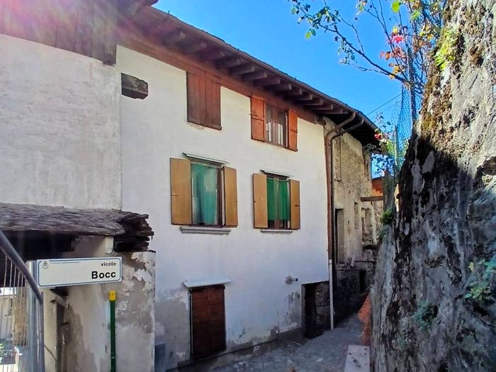 Casa trilocale in vendita in Via San Martino, Castione, Castione Andevenno