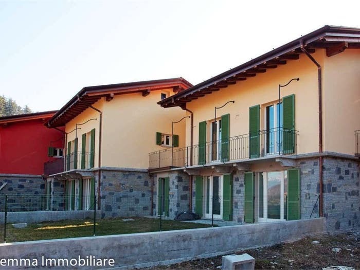 Casa con 6 locali in vendita in Via Don Enrico Moltrasio, Centro, Menaggio