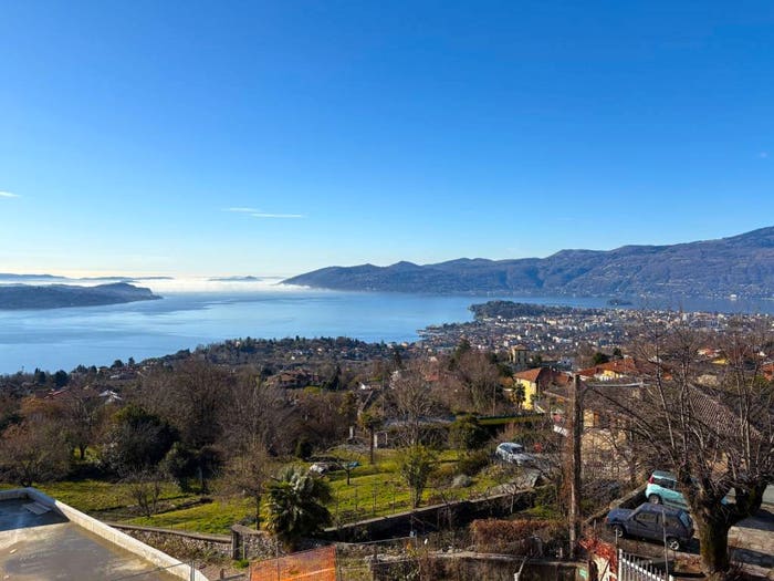 Appartamento con 5 locali in vendita in Via Monsignor Scavini, Arizzano