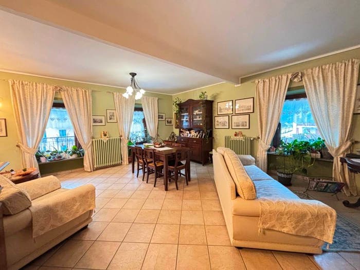 Casa con 5 locali in vendita in Via Generale Giulio Martinat, Perrero