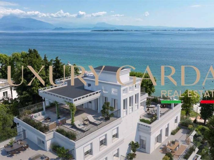 Appartamento trilocale in vendita in Centro Storico, Desenzano del Garda