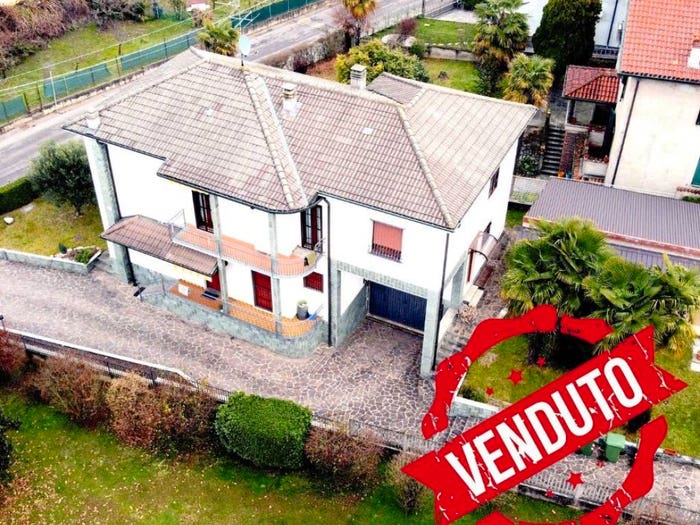 Casa con 6 locali in vendita in Via Edmondo De Amicis, Centro, Ceriano Laghetto