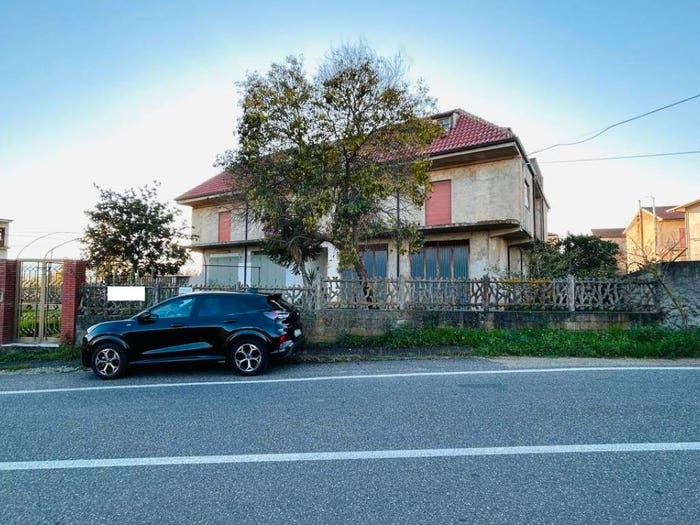 Casa con 6 locali in vendita in Via Papa Luciani, Prato, San Pietro a Maida