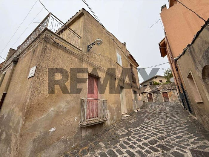 Appartamento trilocale in vendita in via Nino Bixio, Buscemi
