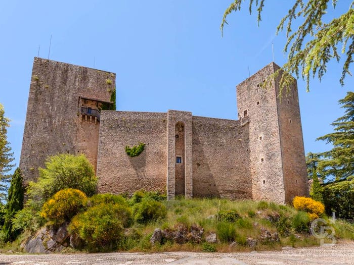 Casa con 6 locali in vendita in Largo Castello, Pereto