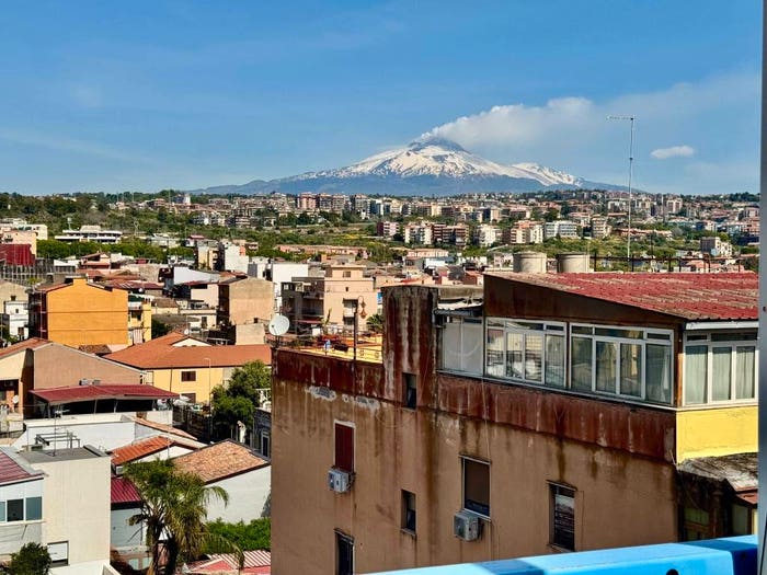 Appartamento trilocale in vendita in Via Caduti del Lavoro, Picanello, Catania