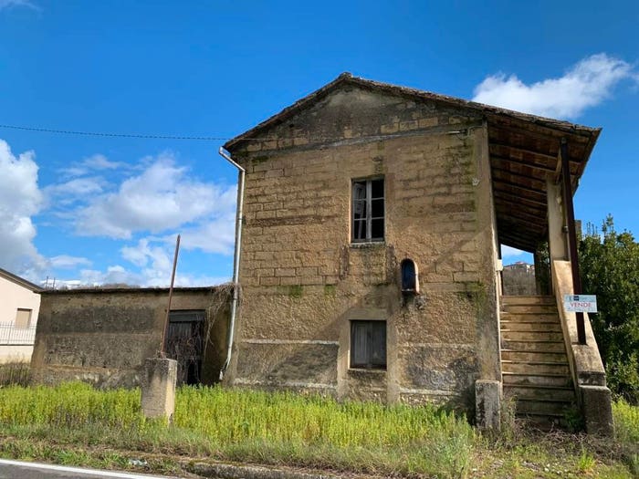 Casa con 6 locali in vendita in Via San Paolo, Castelliri