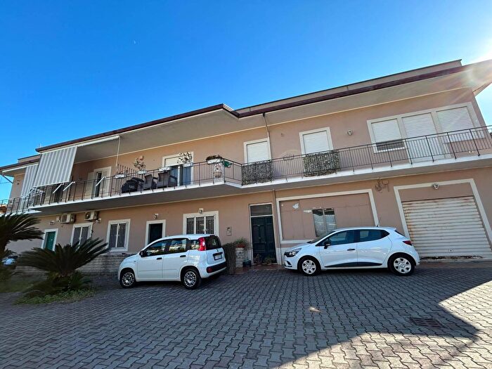 Appartamento quadrilocale in vendita in Strada Privata Andrea Violani, Caserta