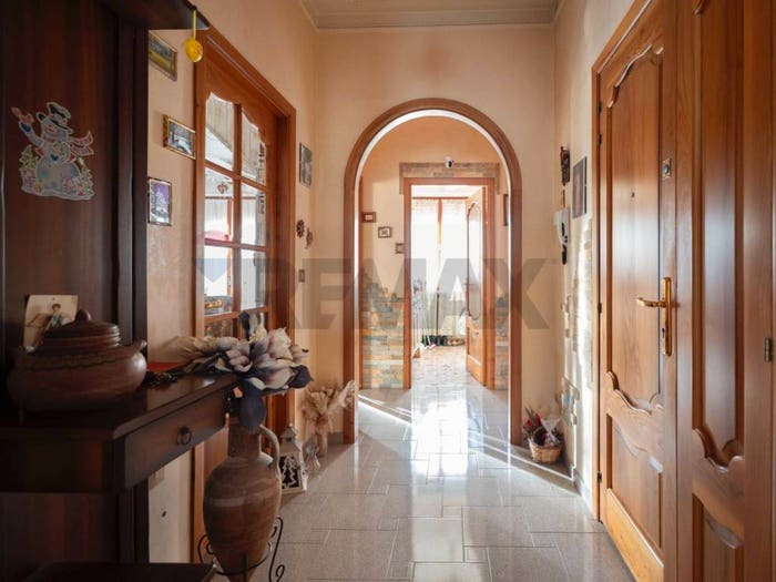 Appartamento con 6 locali in vendita in VIA VITTORIO VENETO, Centro, Falconara Marittima