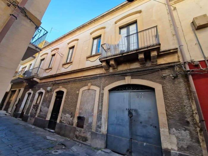 Casa con 6 locali in vendita in Via Vittorio Emanuele, Paternò