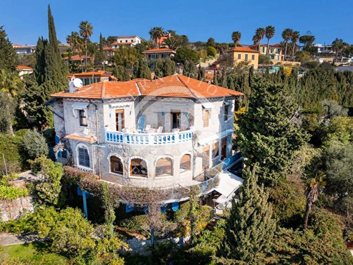 Casa con 6 locali in vendita in Centro, Bordighera