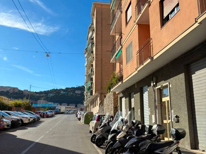 Appartamento trilocale in vendita in Via Raffaele Ricca, Staglieno, Genova