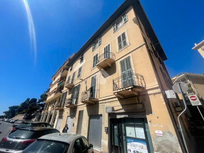Appartamento con 5 locali in vendita in Via trento, Porto Maurizio, Imperia