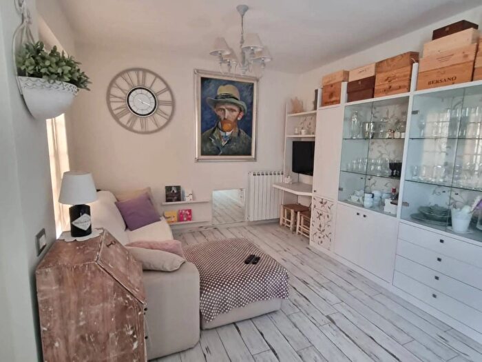 Appartamento con 5 locali in vendita in Viareggio