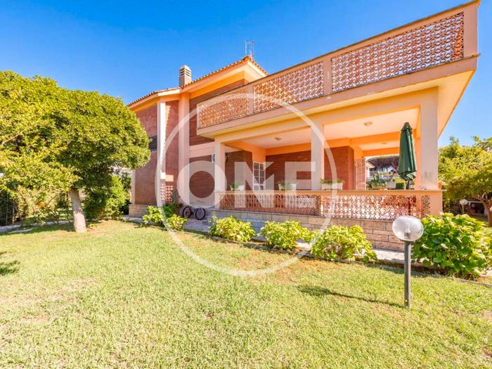 Casa con 6 locali in vendita in Via Alghe Marine, Lido dei Pini di Ardea Lupetta, Ardea