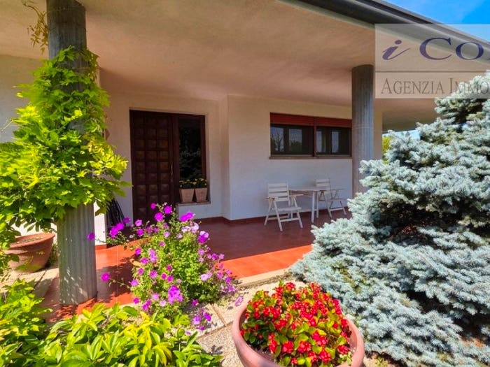 Casa quadrilocale in vendita in Via Ugo Foscolo, Centro, Abano Terme