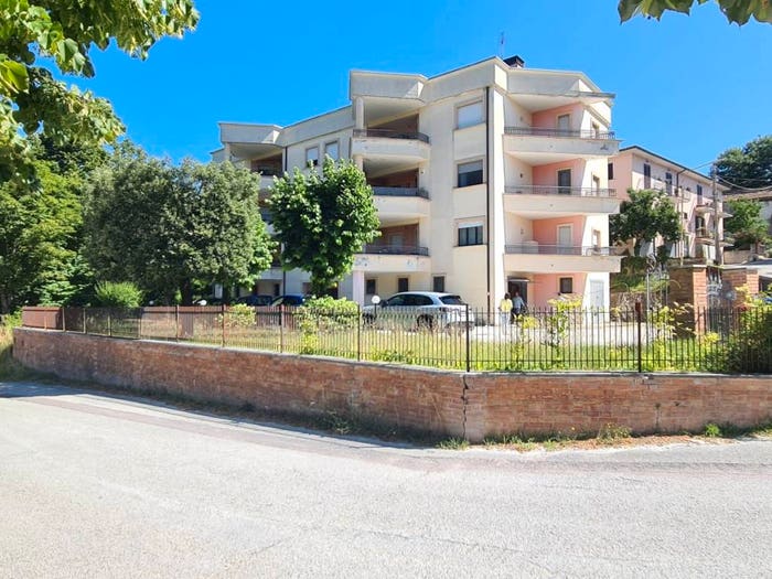 Appartamento quadrilocale in vendita in Via Nicolò Alunno, Centro, Nocera Umbra