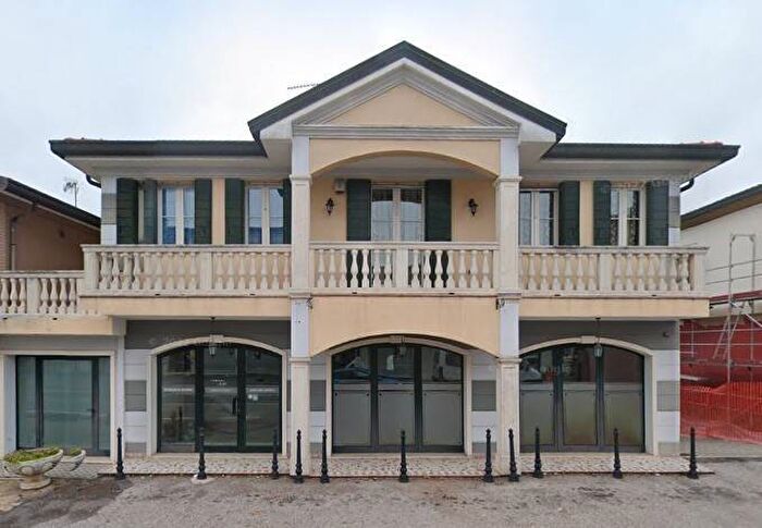 Casa quadrilocale in vendita in Via Provinciale, Piove di Sacco
