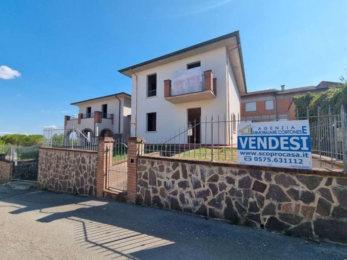 Casa quadrilocale in vendita in Via del Duca, Foiano della Chiana