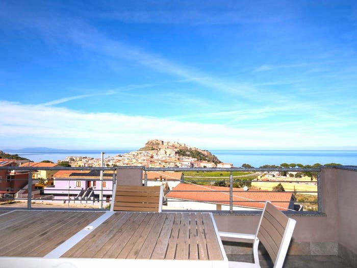 Casa trilocale in vendita in Via Li Russi, Castelsardo