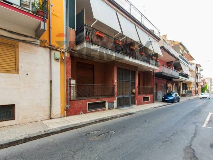Appartamento quadrilocale in vendita in Via Nazario Sauro, Centro, Aci Castello