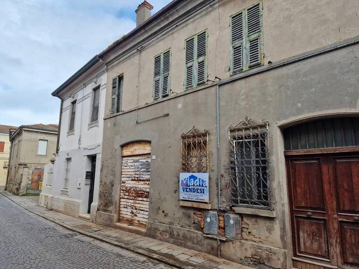 Casa con 6 locali in vendita in Via Nino Bonnet, Comacchio Città, Comacchio