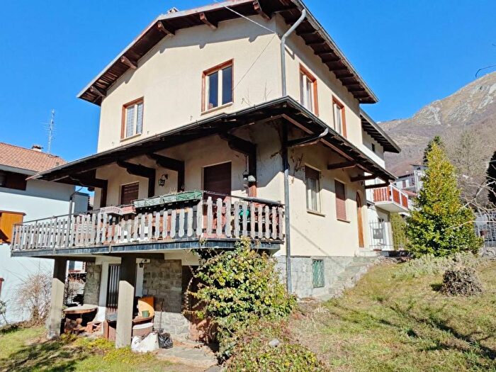 Casa con 5 locali in vendita in via betulle, Centro, Cremeno