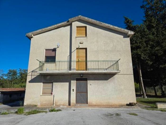 Casa con 6 locali in vendita in Belforte del Chienti MC Italia, Belforte del Chienti