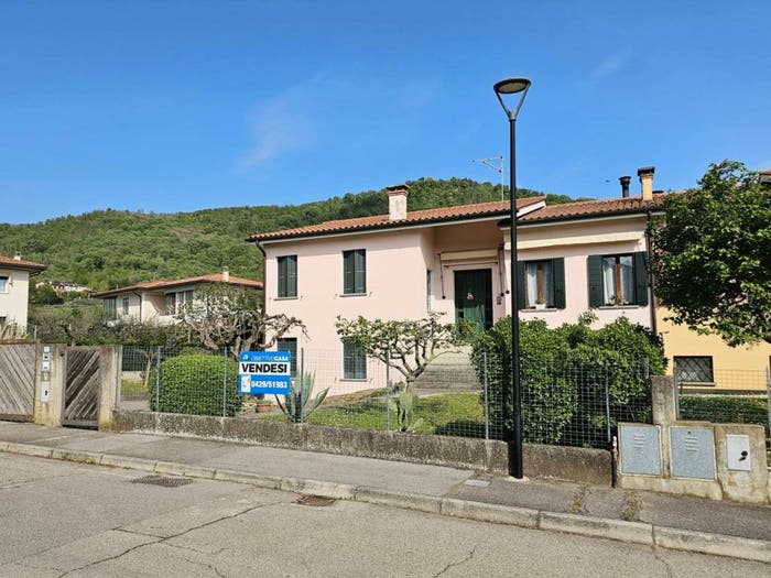 Casa con 5 locali in vendita in VIA SAN LORENZO, Centro, Baone