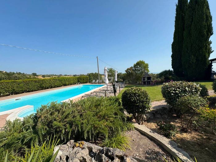 Casa con 6 locali in vendita in Paciano