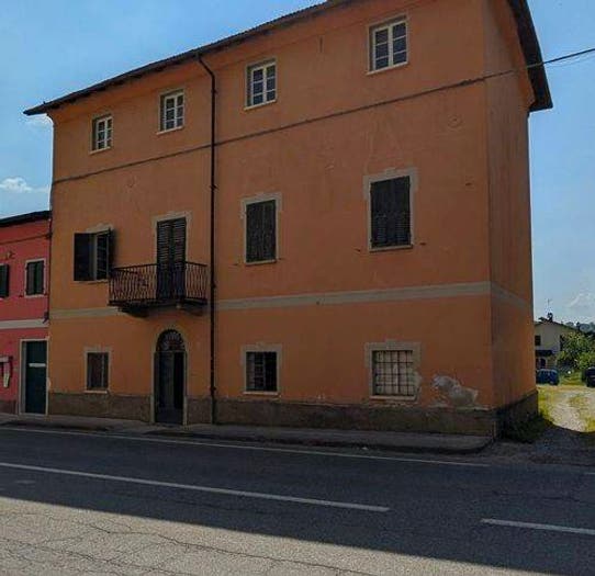 Casa in vendita in Via Guasco, Francavilla Bisio