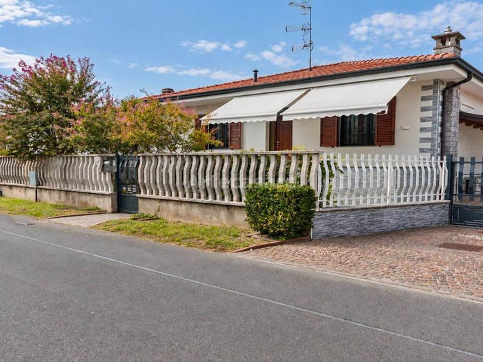 Casa trilocale in vendita in Via Cefalonia, Centro, Busto Garolfo