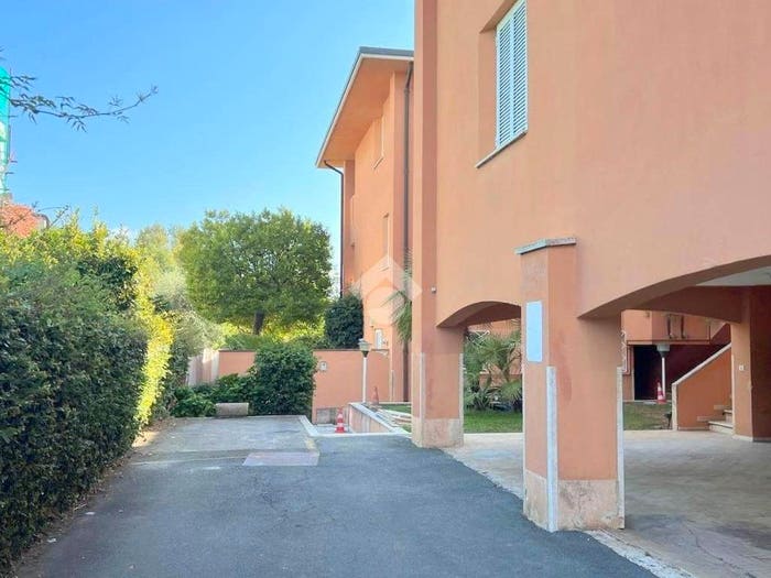Appartamento trilocale in vendita in Via della pineta, Pineta, Arenzano