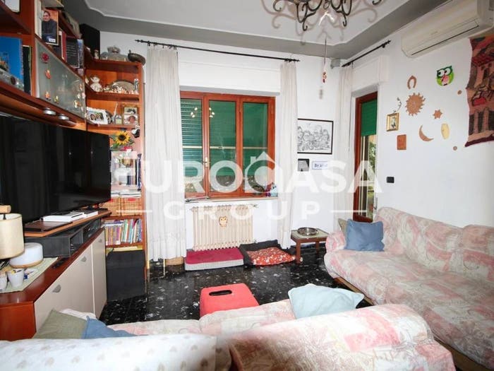 Appartamento con 5 locali in vendita in Piazza Caduti nei Lager, Sant'Anna, Lucca