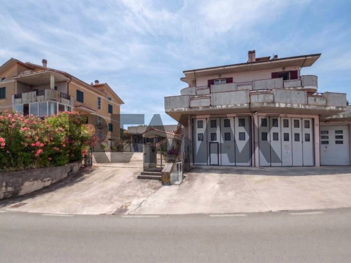 Appartamento con 6 locali in vendita in Corropoli