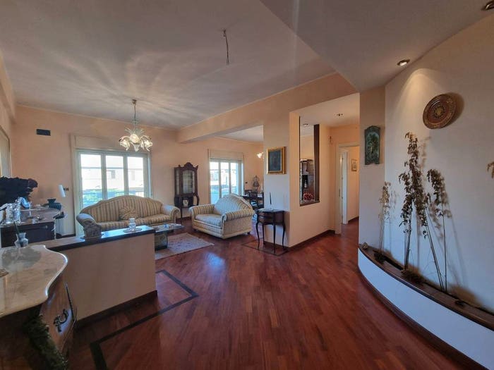 Appartamento con 5 locali in vendita in Viale Regina Elena, Libertà, Messina