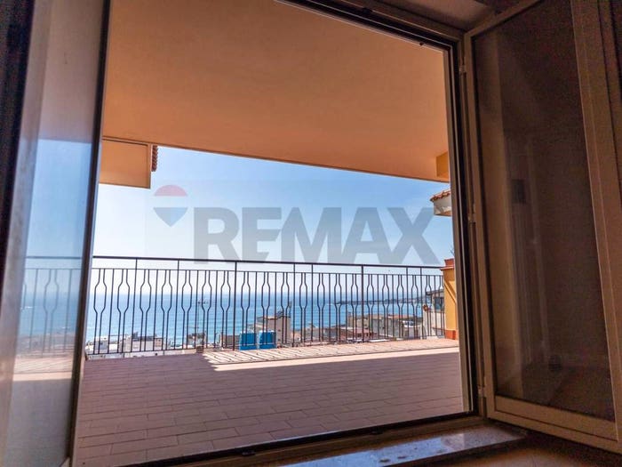 Appartamento trilocale in vendita in via delle fornaci, Centro, GiardiniNaxos