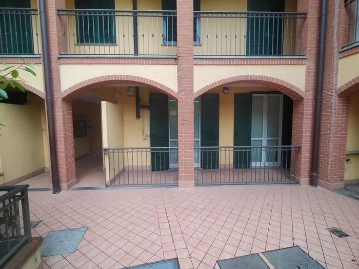 Appartamento con 6 locali in vendita in Via Risorgimento, Cermenate